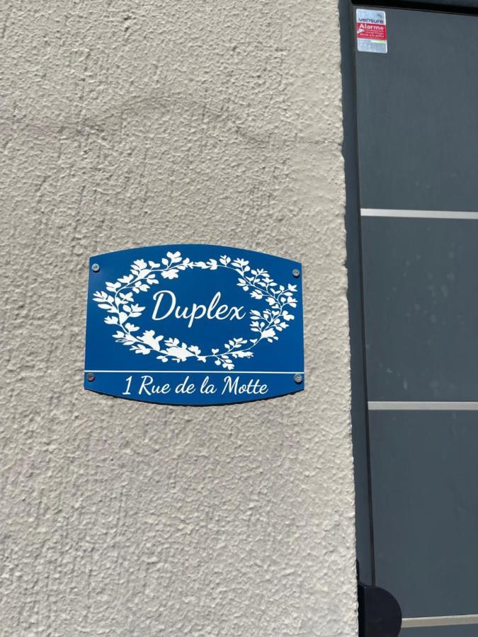 Duplex Lägenhet Beaumont-sur-Sarthe Exteriör bild